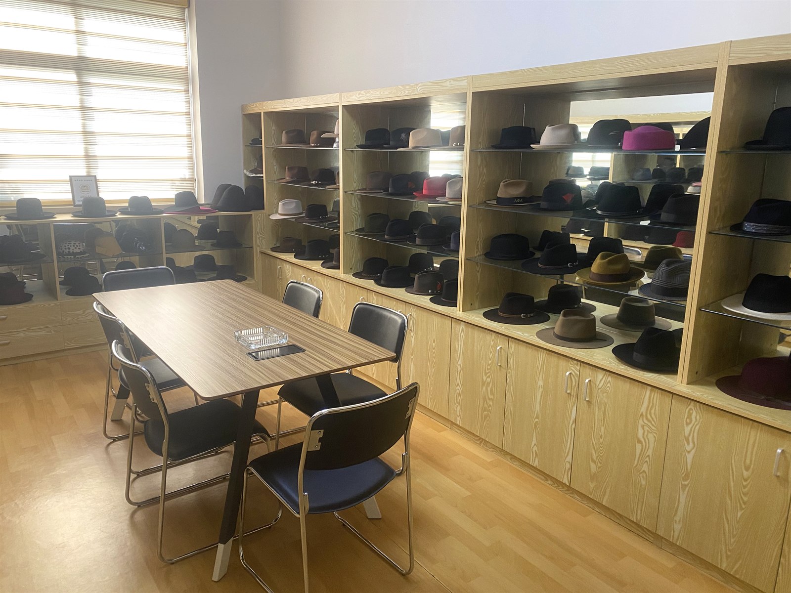 Bangora paper hat bodies collection