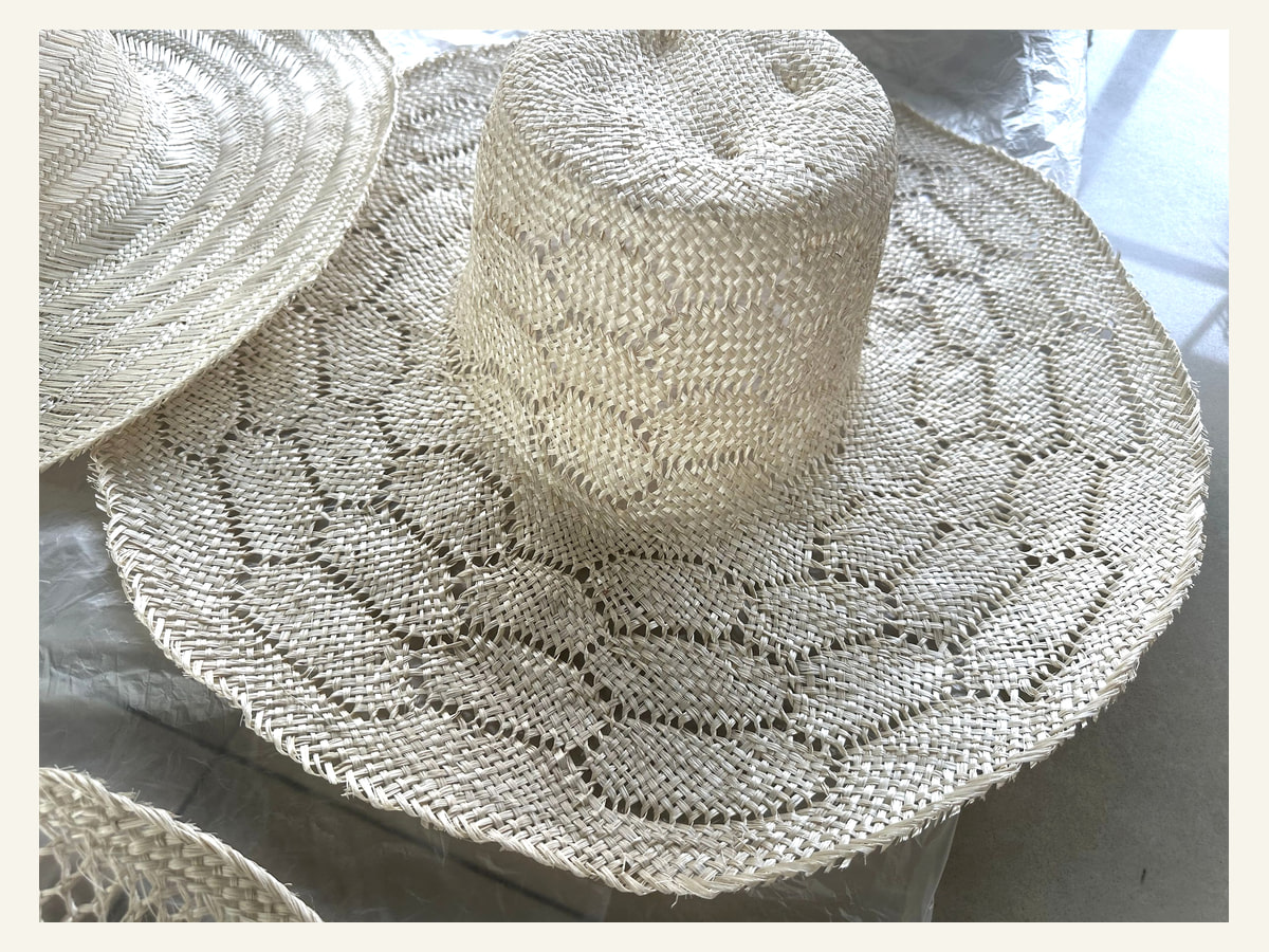 Zigzag Crown Natural Straw Hat Body N22 for Wholesale | product photo